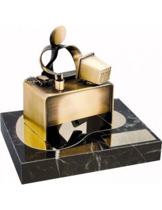 (279) TROFEO SOLDART OFICINISTA 18 x 14 cm