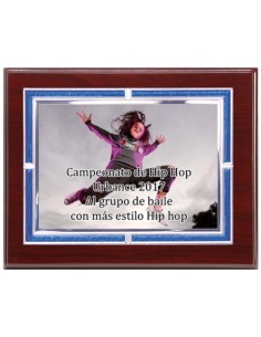 (133) PLACA HOMENAJE CON MADERA ECONOMICA 21 x 17 cm