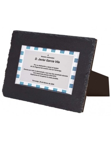 (135) PLACA HOMENAJE CON SOPORTE PIZARRA 21 x 17 cm