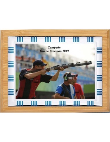 (135) PLACA HOMENAJE CON MADERA BAMBU 21 x 17 cm