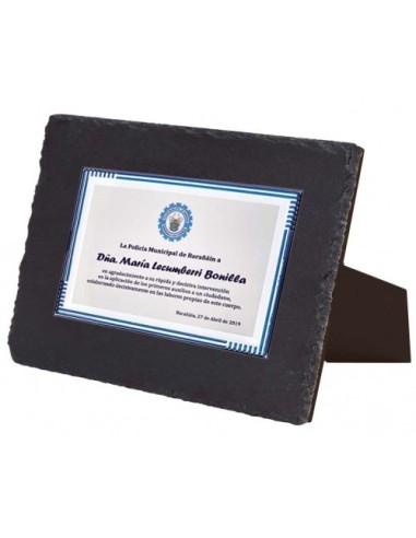 (138) PLACA HOMENAJE CON SOPORTE PIZARRA 21 x 17 cm
