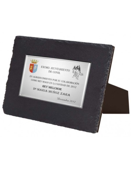 (141) PLACA HOMENAJE CON SOPORTE PIZARRA 21 x 17 cm