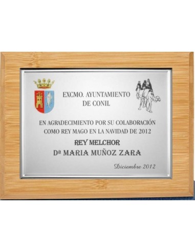 (141) PLACA HOMENAJE CON MADERA BAMBU 21 x 17 cm