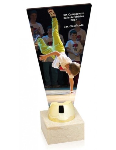 (261) TROFEO CON BASE MARMOL CON ALEGORIA DEPORTES 6 cm